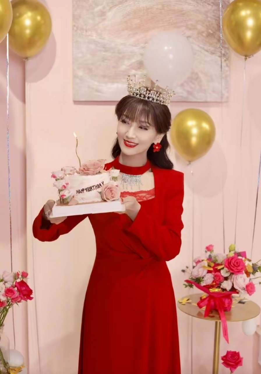 11月15日,是"不老女神"赵雅芝70岁的生日,她在个人账号发生日照曲生