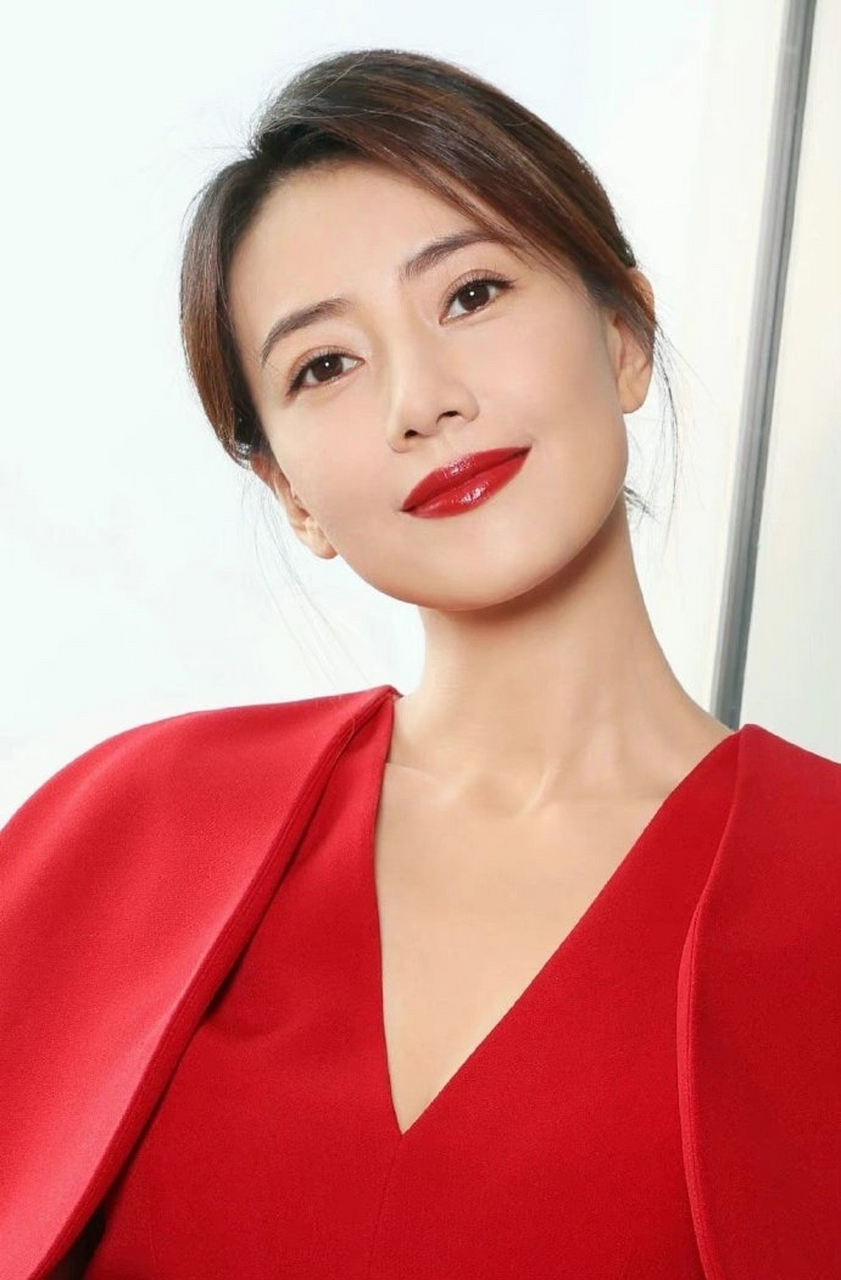 烈焰红唇高圆圆!味道十足