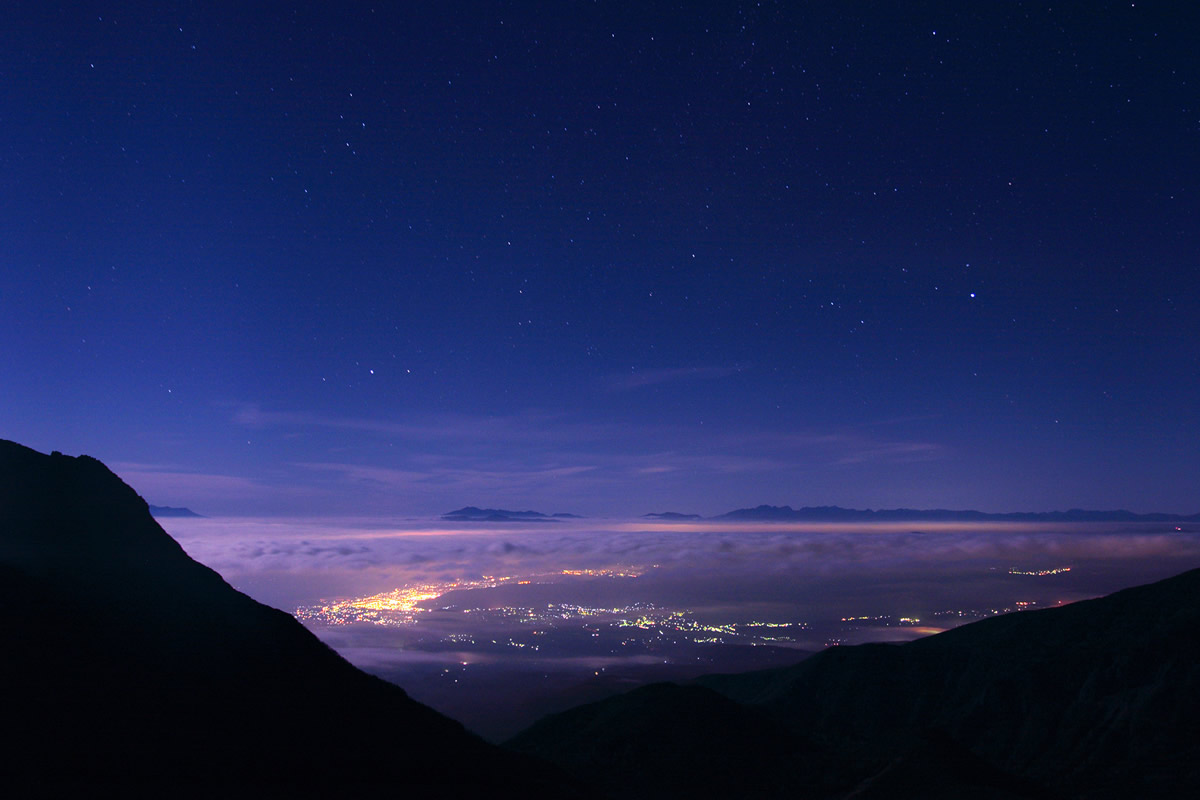 生活一般很苦,一般有三个阶段,最后一个最难熬