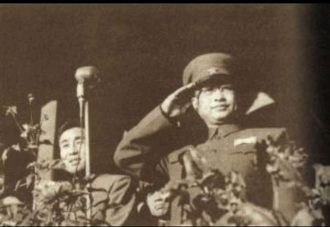 哈军工首任院长兼政委是陈赓大将,第二任院长和政委分别是谁?