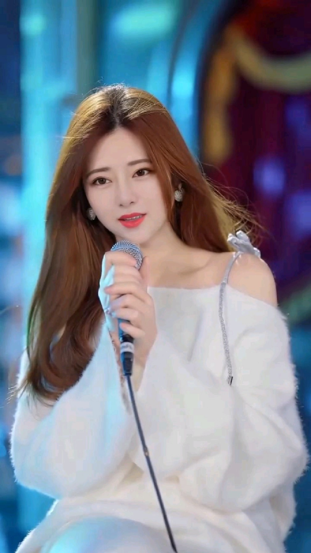 唱歌的女孩最美丽!