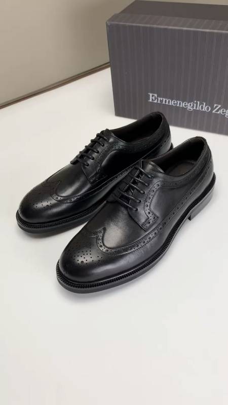 实拍杰尼亚商务皮鞋,沉稳大气的外观让人眼前一亮-度小视