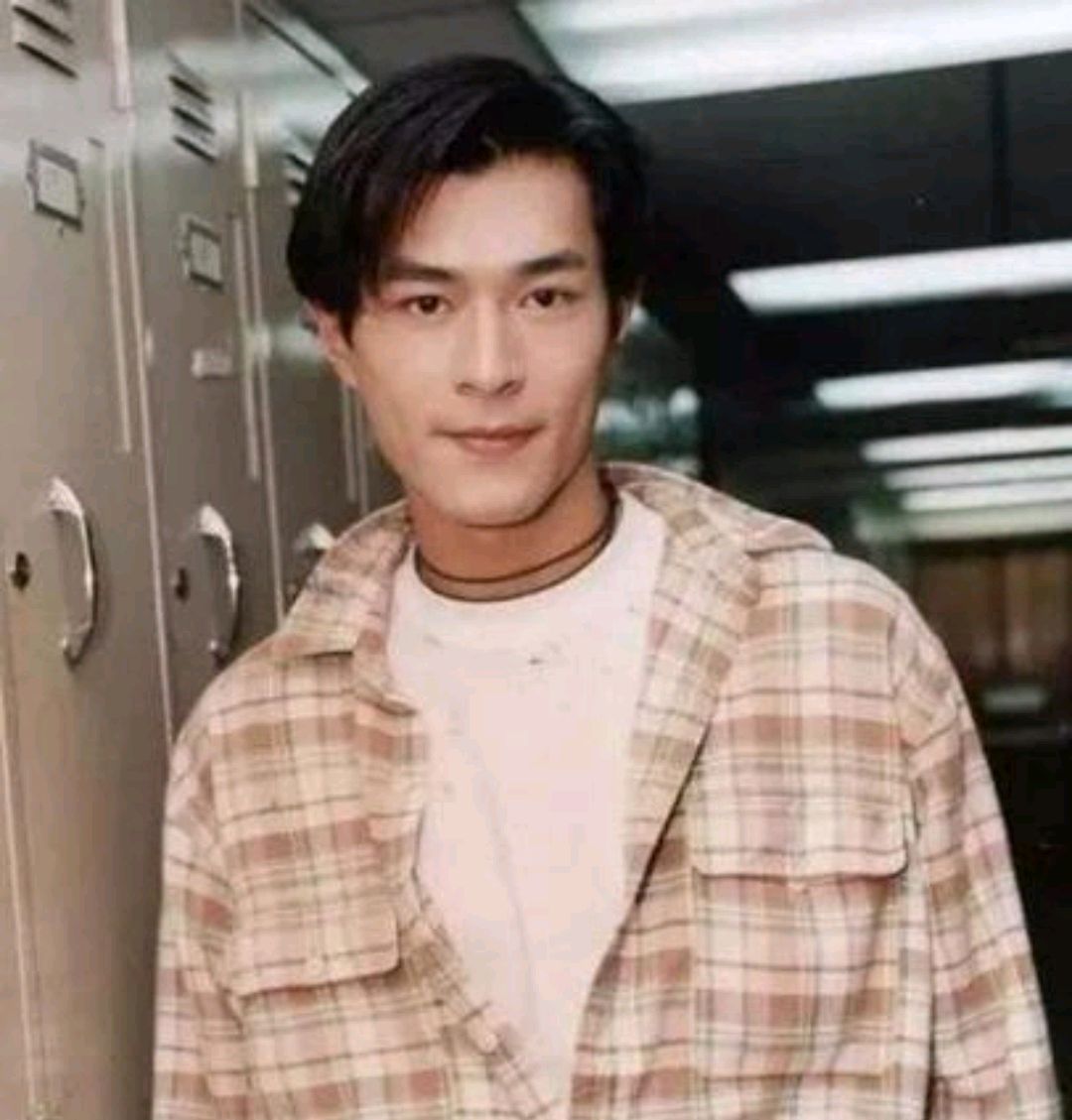 古天乐年轻时被兄弟挖墙脚又因打架而坐牢如今终于功成名就