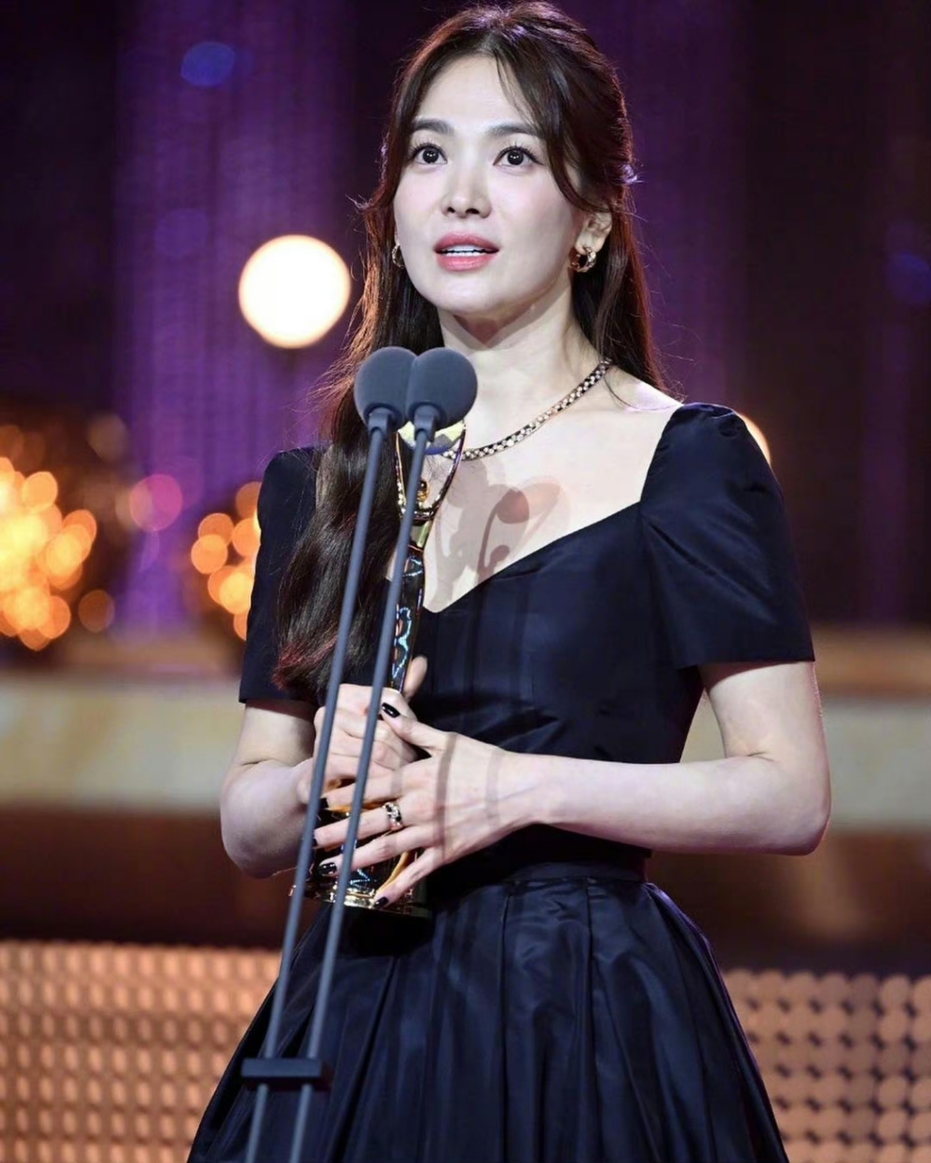 认识宋慧乔是从《蓝色生死恋》开始的,当时边看边哭,默默就记住了