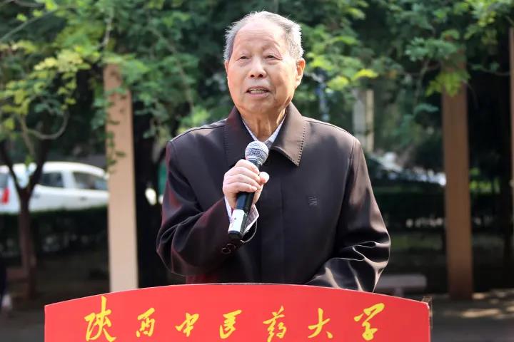"针灸治疗乳腺病第一人"郭诚杰,为母治病而学医,终成国医大师