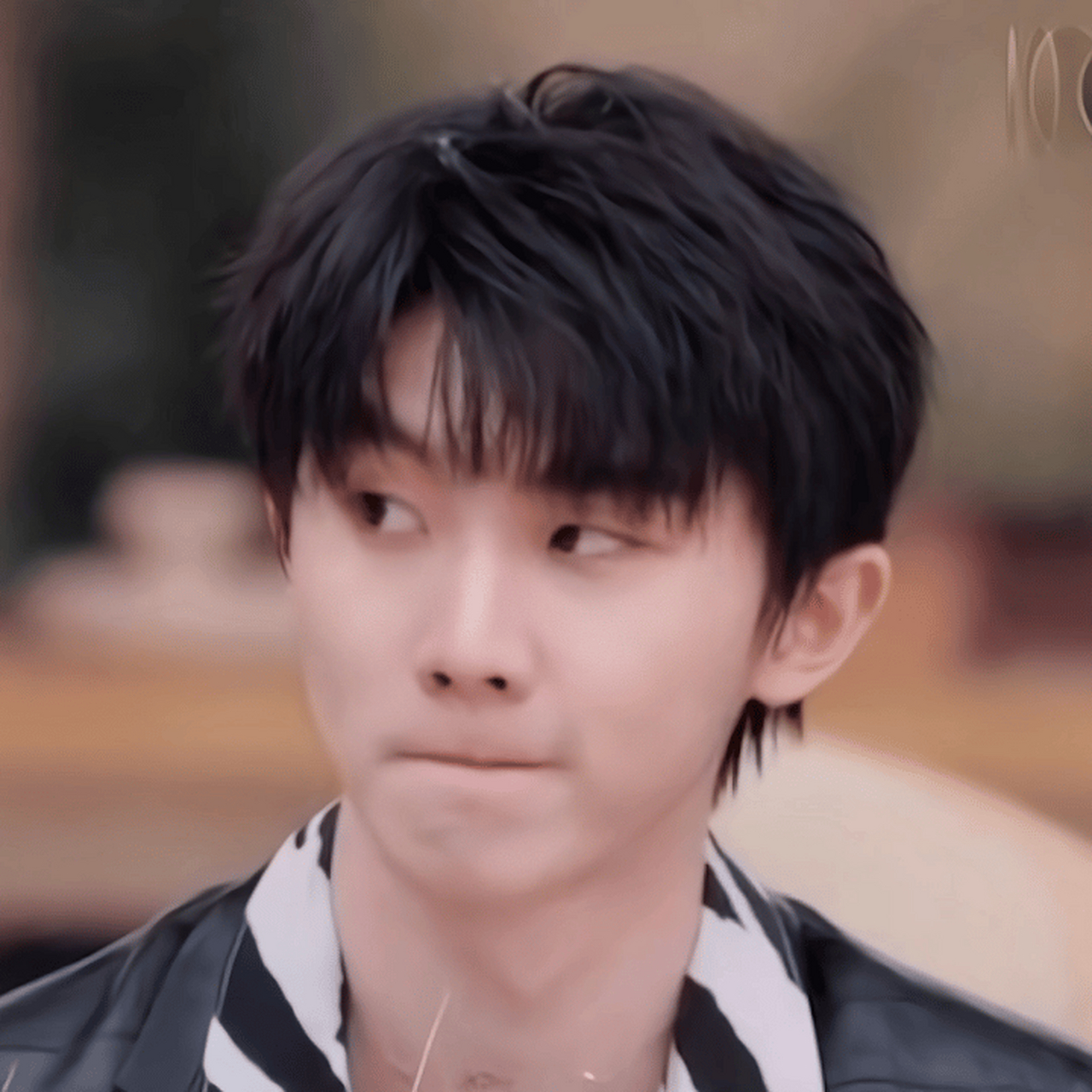 马嘉祺的小东西好多啊,又是咬嘴唇又是挑眉毛#时代少年团