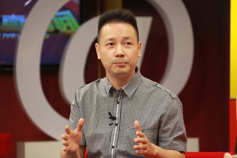 汤加丽:因拍"人体写真"走火,却遭丈夫和家人嫌弃,47岁仍单身