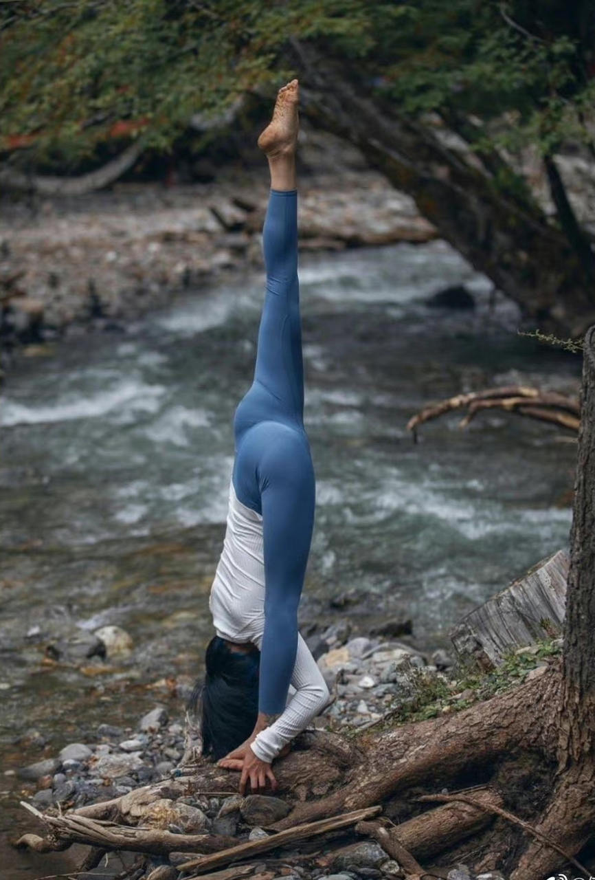 这个一字马无敌了[赞同]#美女