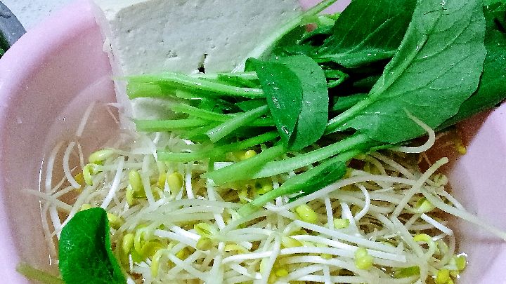 豆腐豆芽小青菜一锅熟,炒出来的乡村口味菜,简单食材简单吃