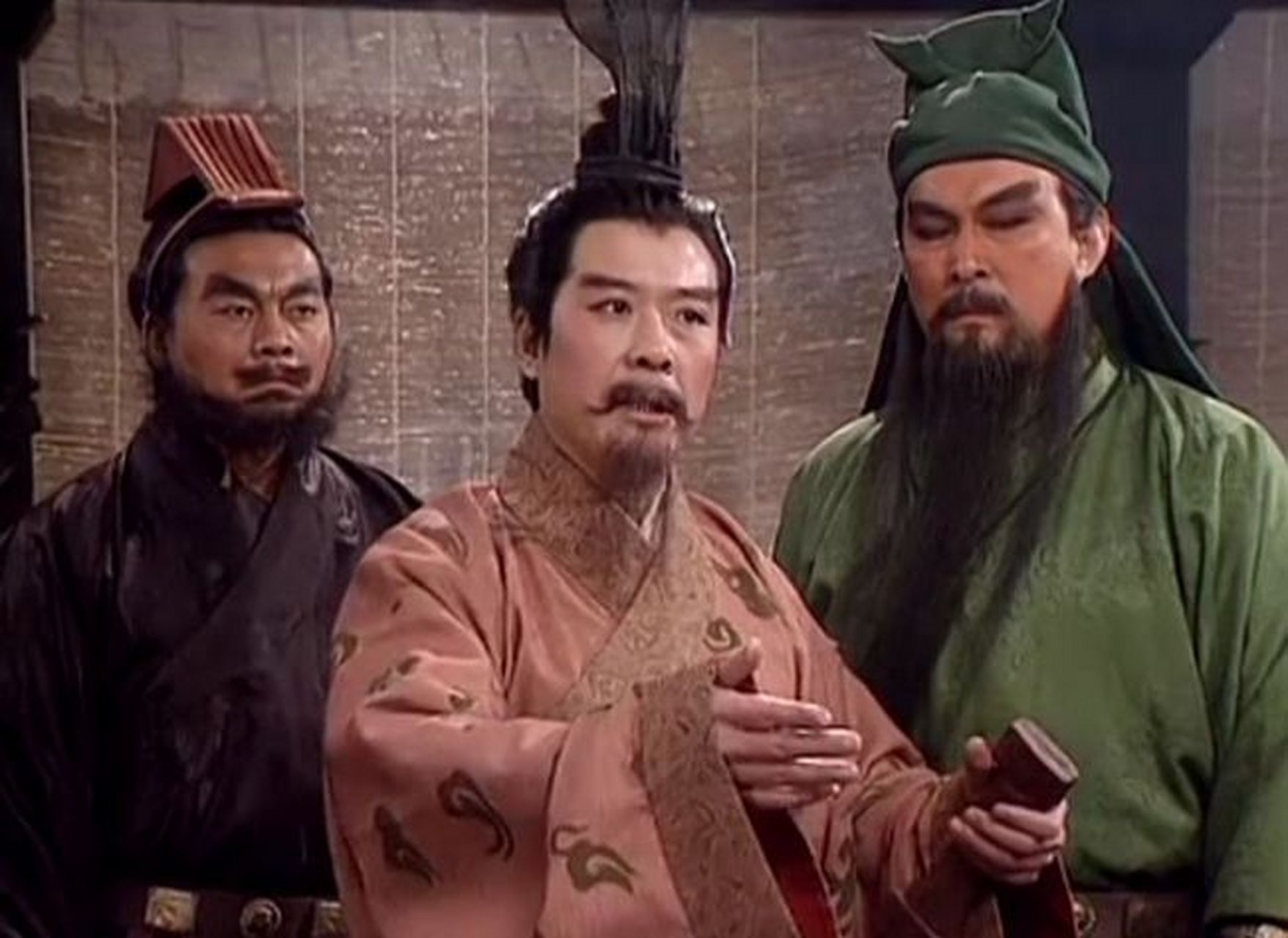 明明是刘备鞭打了督邮,为何《三国演义》非要说张飞怒鞭督邮?