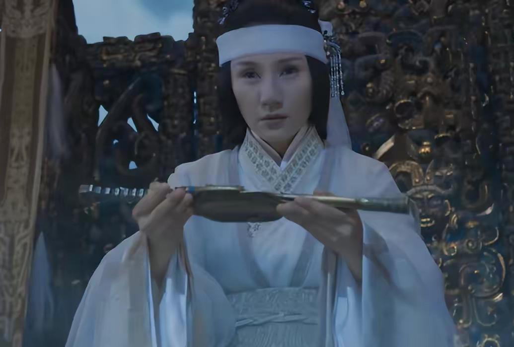 电影《封神》娜然妲己与袁泉的姜王后,外貌与气质谁更令人惊艳?