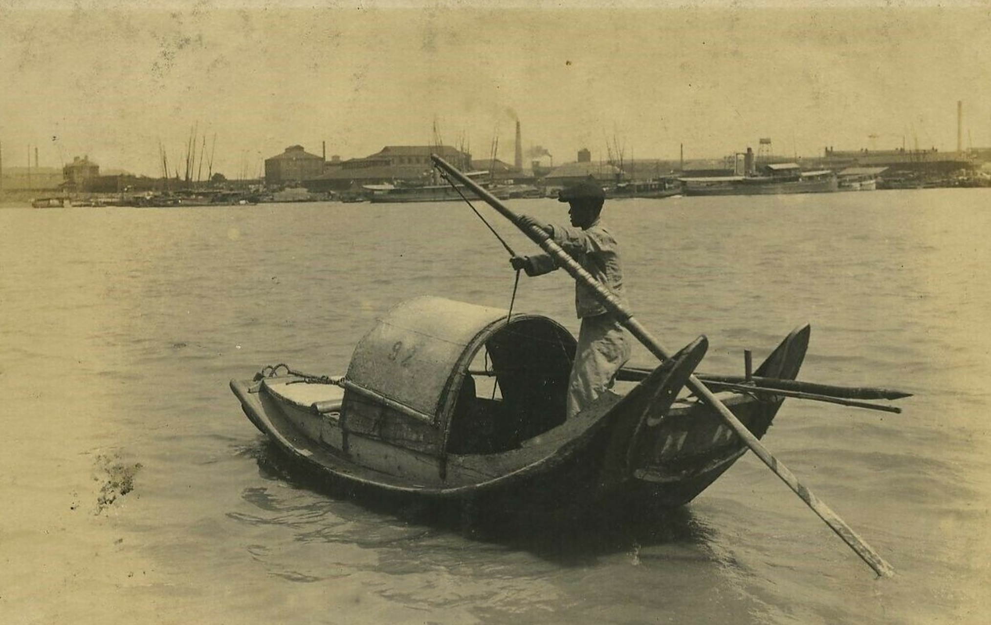 清末老照片～上海黄浦江上摆渡船