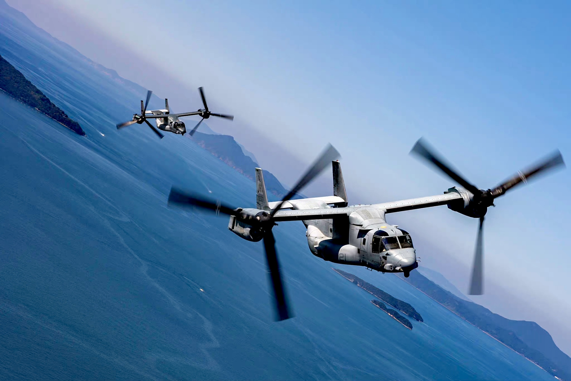 22倾转旋翼机,该机兼具直升机和固定在飞机的特点