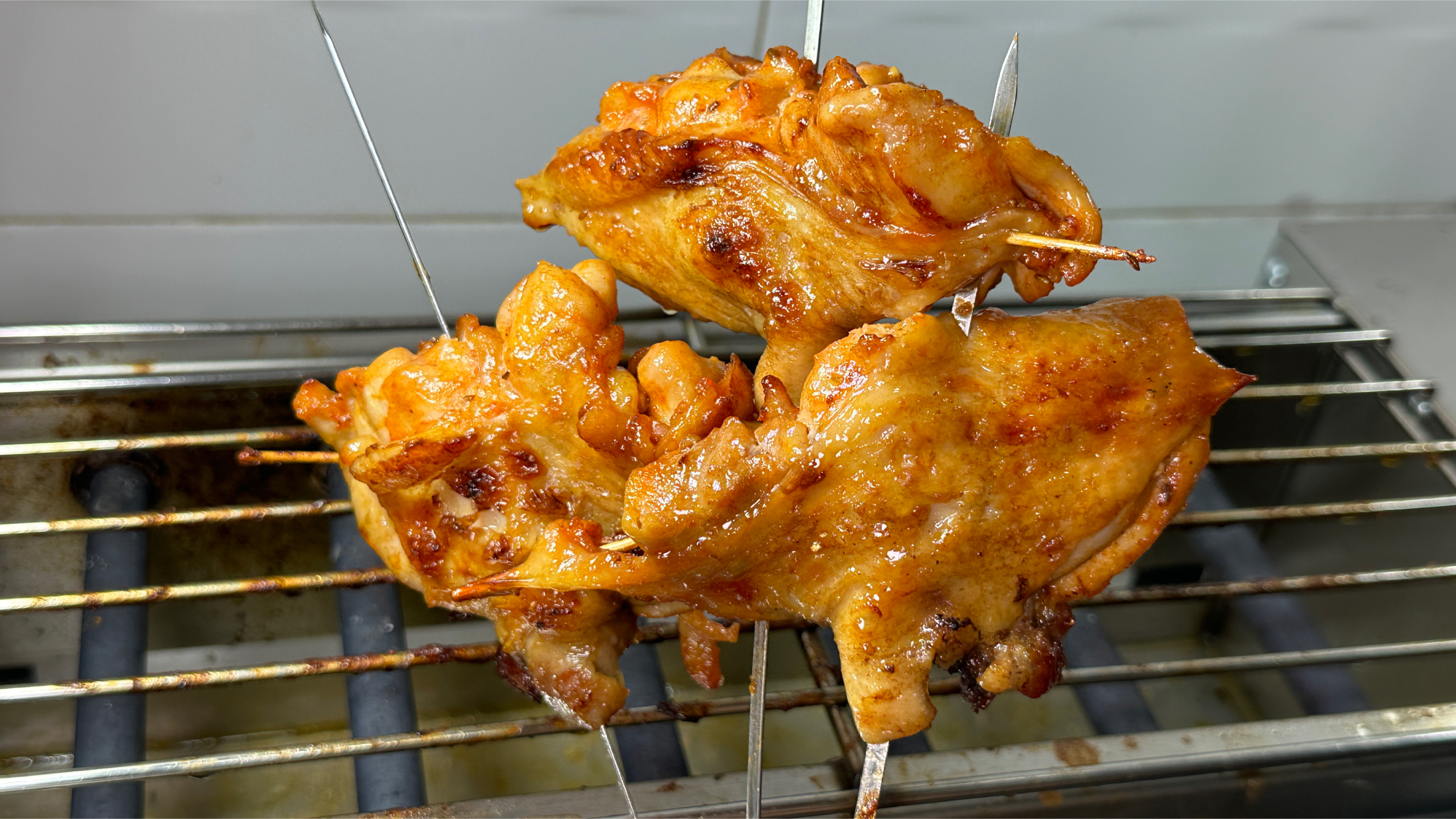 鲜嫩多汁外皮酥脆的脆皮烤鸡腿腌制配方与烤制技巧分享