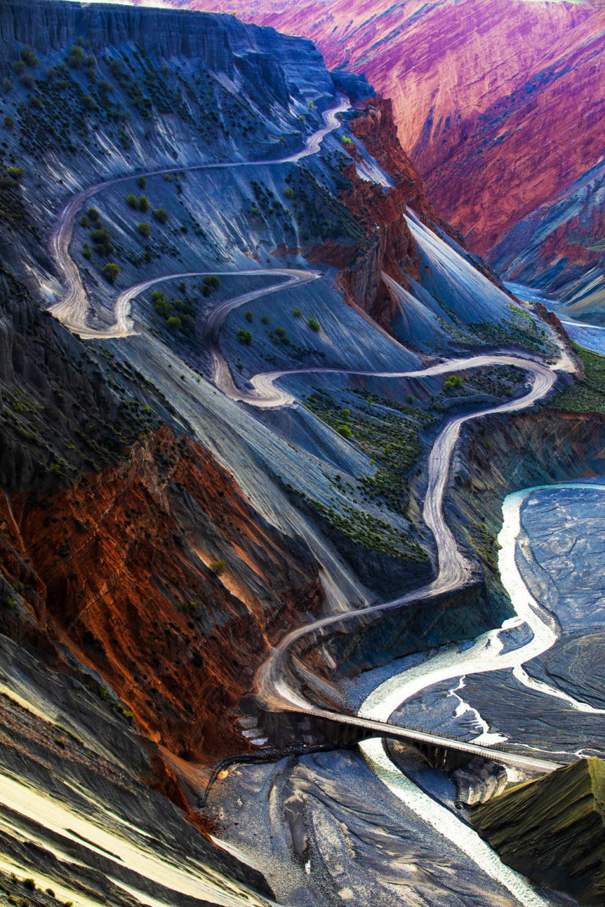 安集海大峡谷的美,让人觉得震撼#旅行# #旅游# #暖冬好物大赏