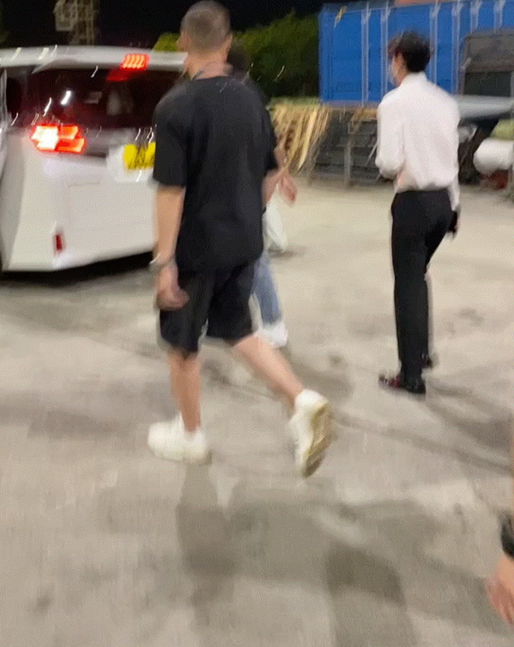 王一博真的被岩岩保护得很好啊 #王一博