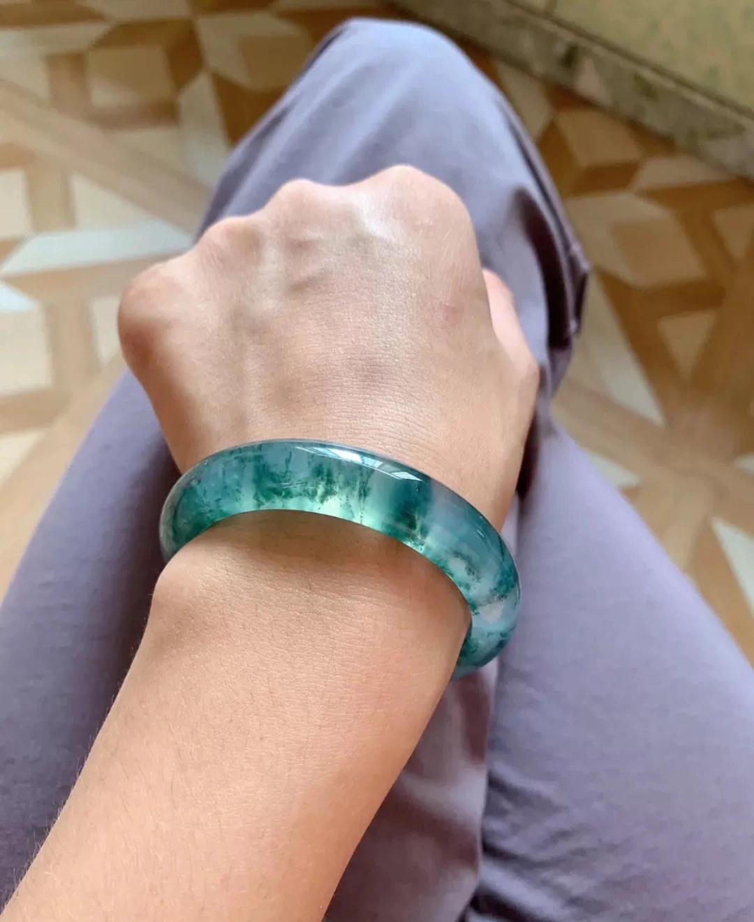 冰种起刚性飘蓝花翡翠手镯