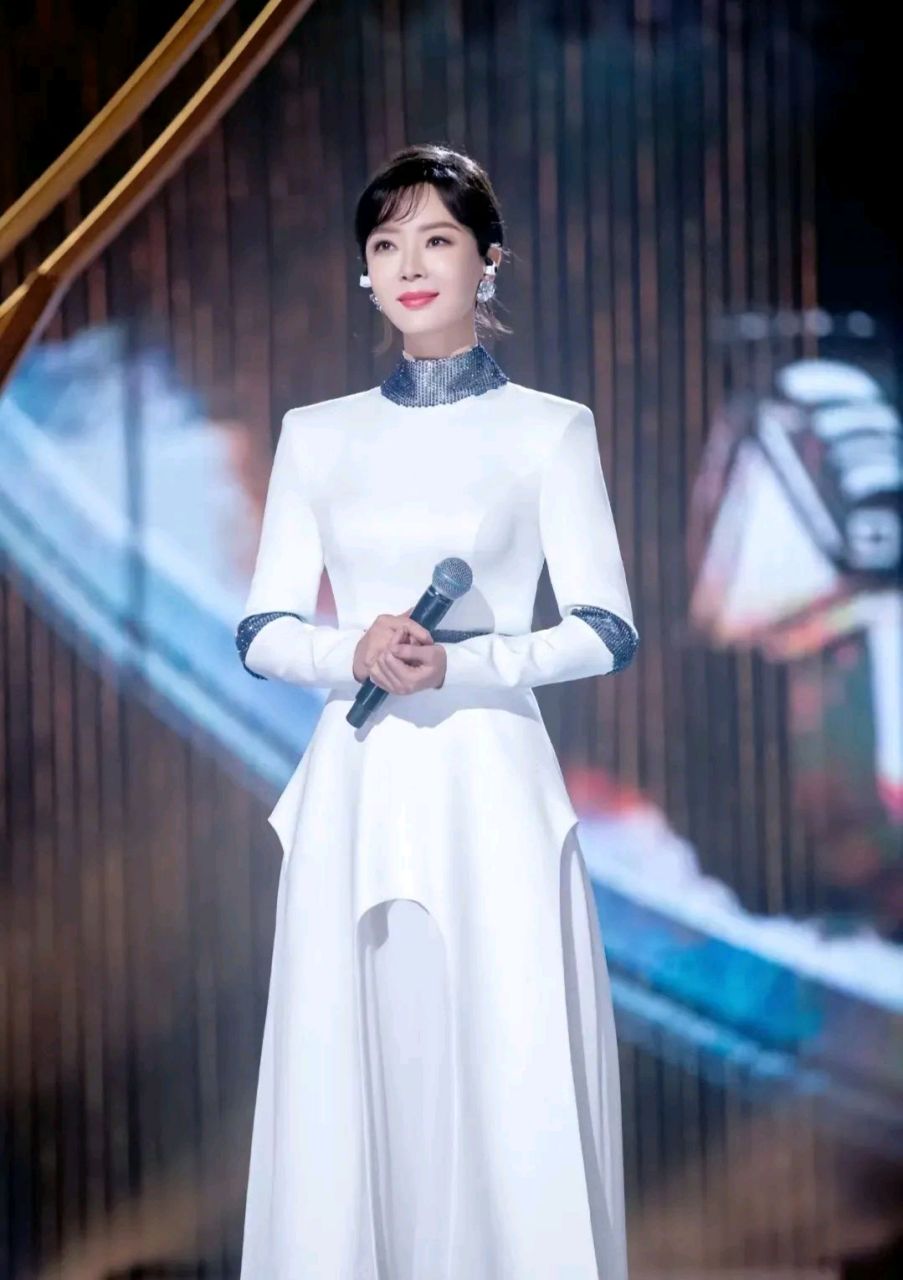 想不到气质女神陈数唱歌这么好听,忆江南无限循环中,希望姐姐以后多多