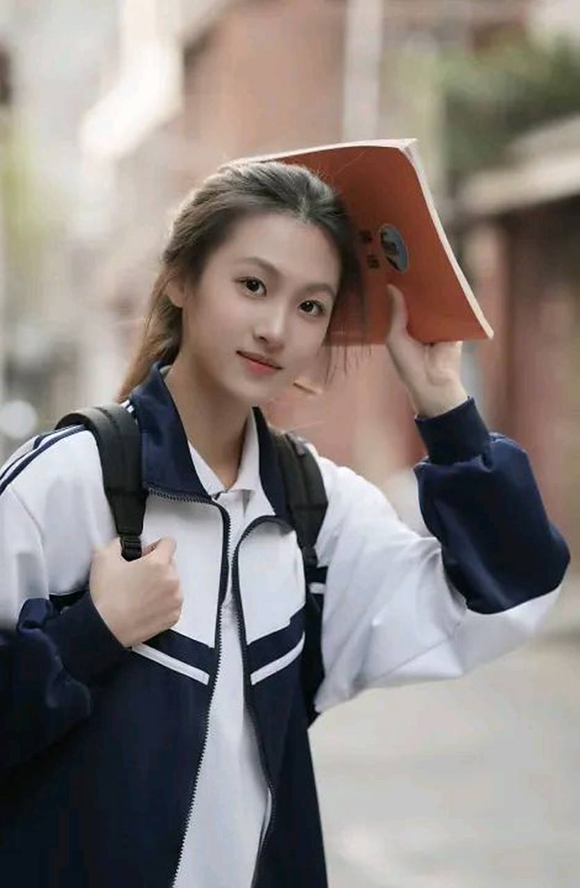 张静思瑜(zhang jing si yu),1997年出生于福建晋江,影视广告小演员