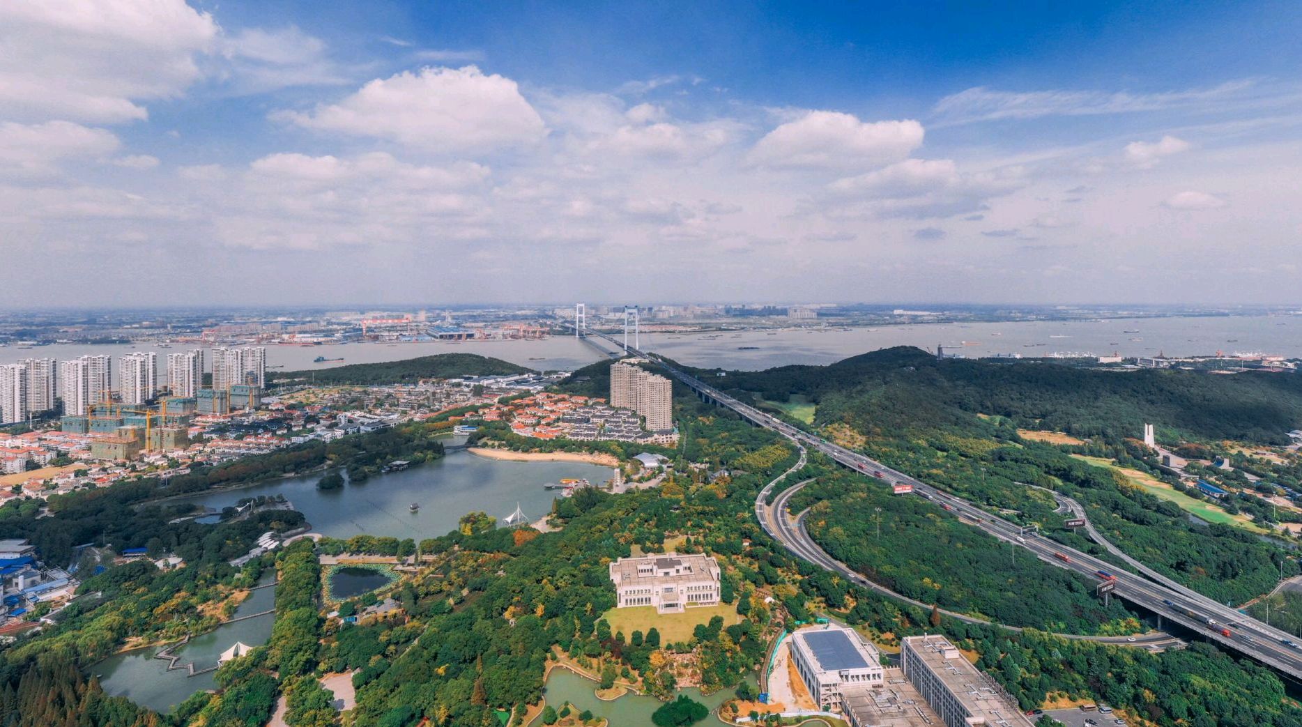 江苏江阴市实力强劲!gdp超过4500亿,比海口,兰州等省会城市高