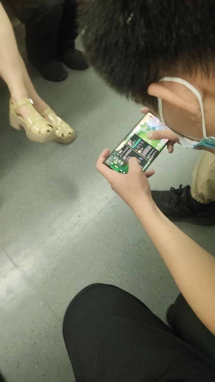 遇到了一个拿地沟的 线下单杀