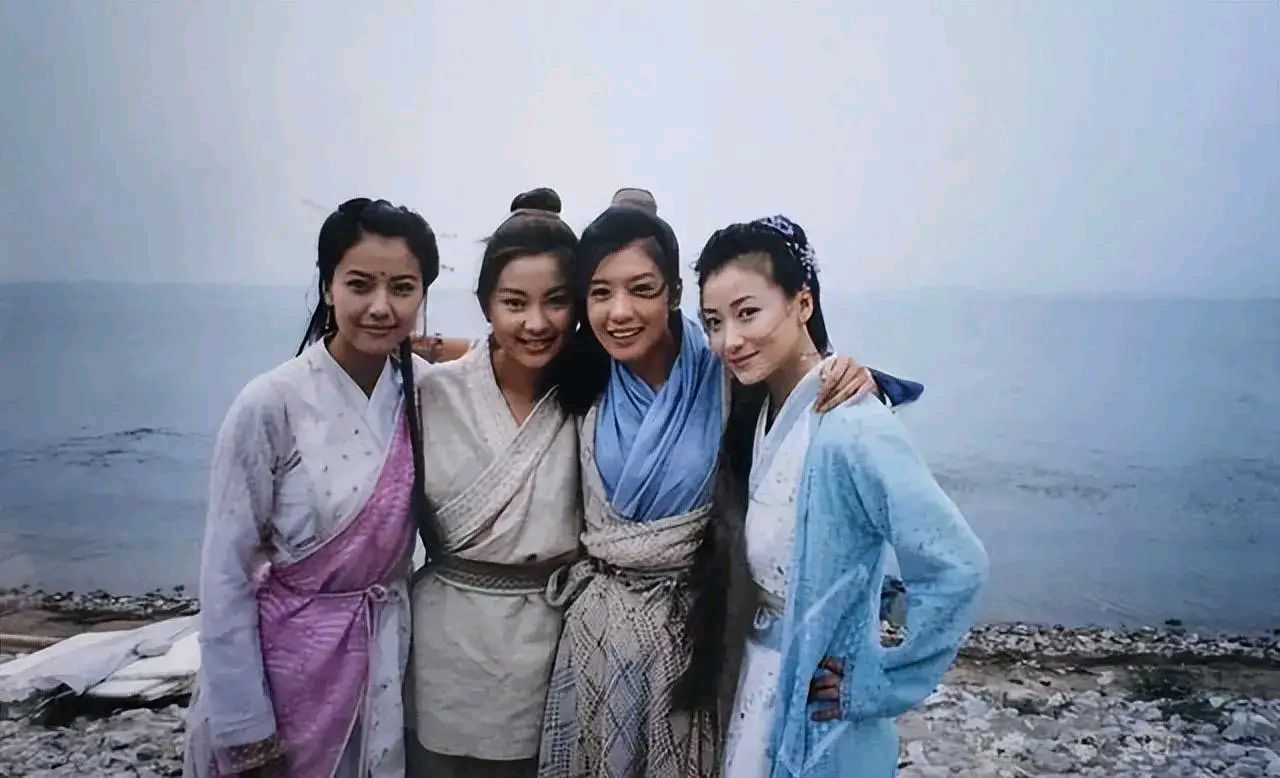 陈紫函发文纪念倚天屠龙记开播20周年,贾静雯 高圆圆等美女如云