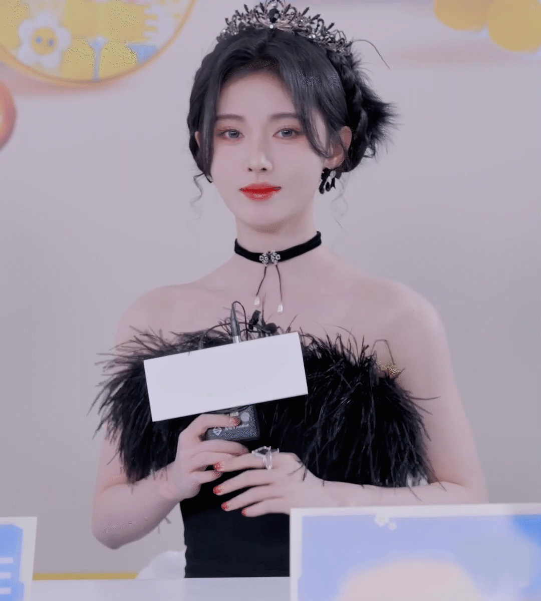 优雅不失魅力,一整个迪士尼在逃公主既视感,不得不说鞠婧祎真的是太