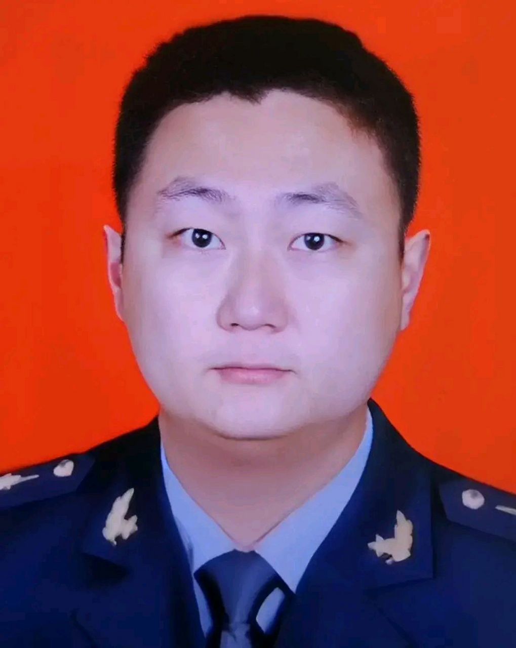 革命烈士永垂不朽!公安英雄辅警杨强在抓捕犯罪嫌疑人时不幸牺牲!