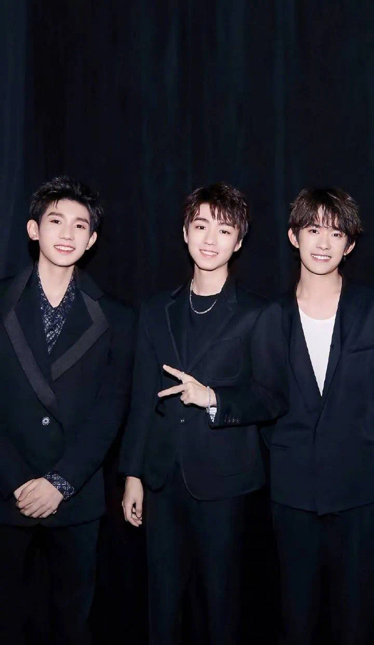 tfboys西安演唱会没有延伸台,场地设计以及曲目等等也都是公司去搞定