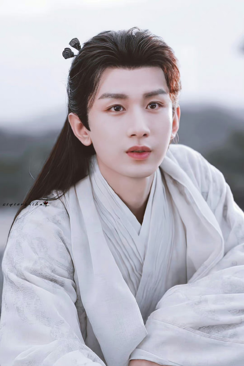 成毅# 新剧莲花楼:剧情紧凑,江湖热血77悬疑探案,没有cp,感觉还不