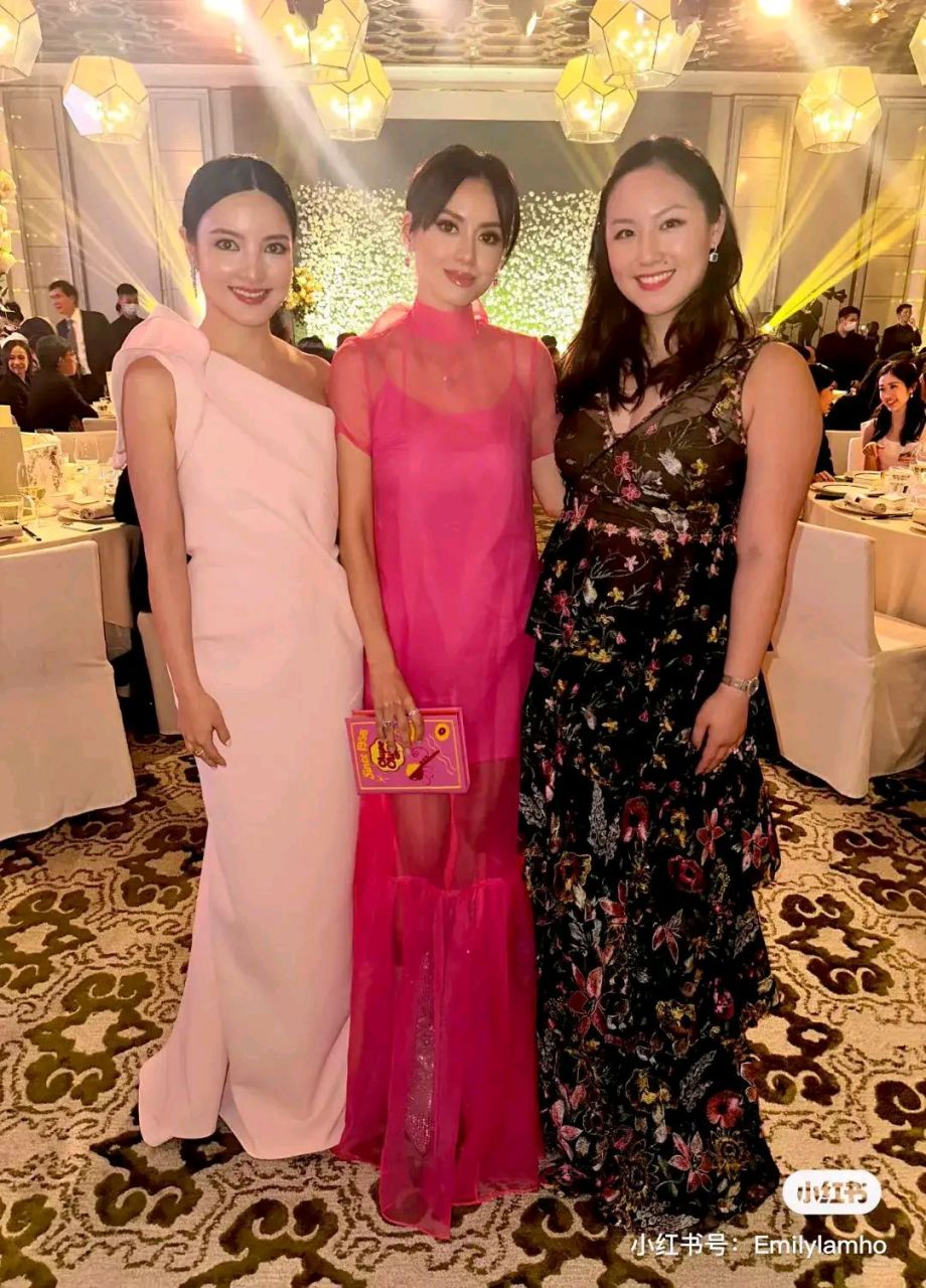 香港名媛林恬儿晒出参加好朋友婚礼的照片,网友:实在是太美啦!