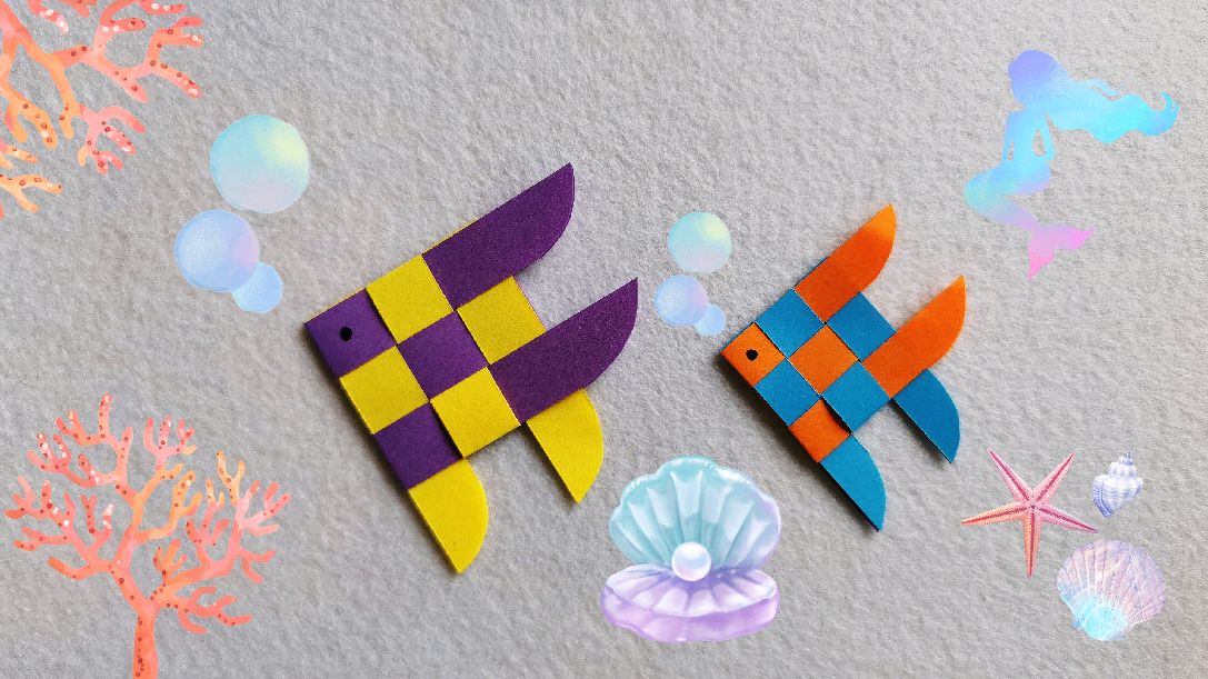 用纸条就能做小鱼,五颜六色的鱼儿游起来,小朋友一学就会的折纸