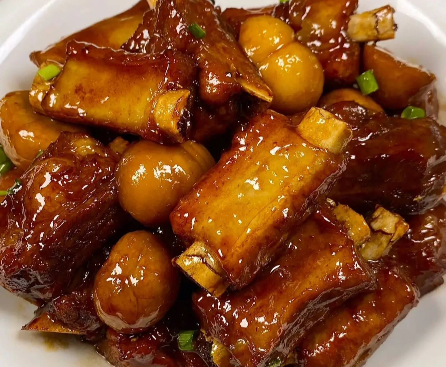 我的美食分享#  板栗烧排骨  食材:排骨,板栗,八角桂皮香叶,姜,冰糖