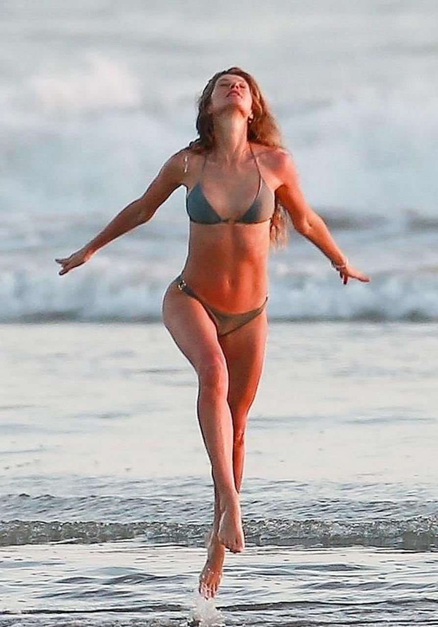 巴西超模"吉娘娘"吉赛尔·邦辰