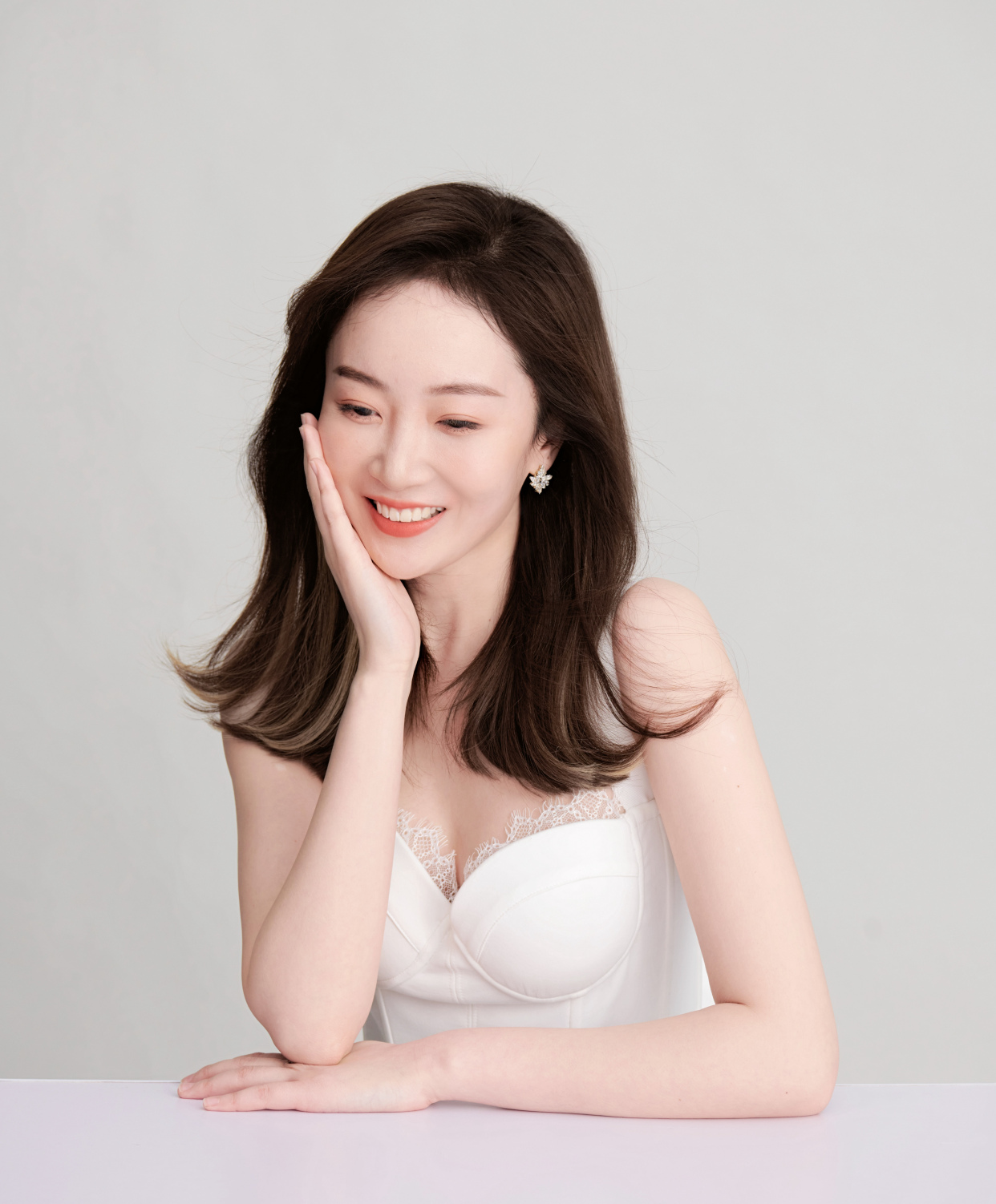 裴优,身材高挑的腾讯nba美女主播,女神范十足