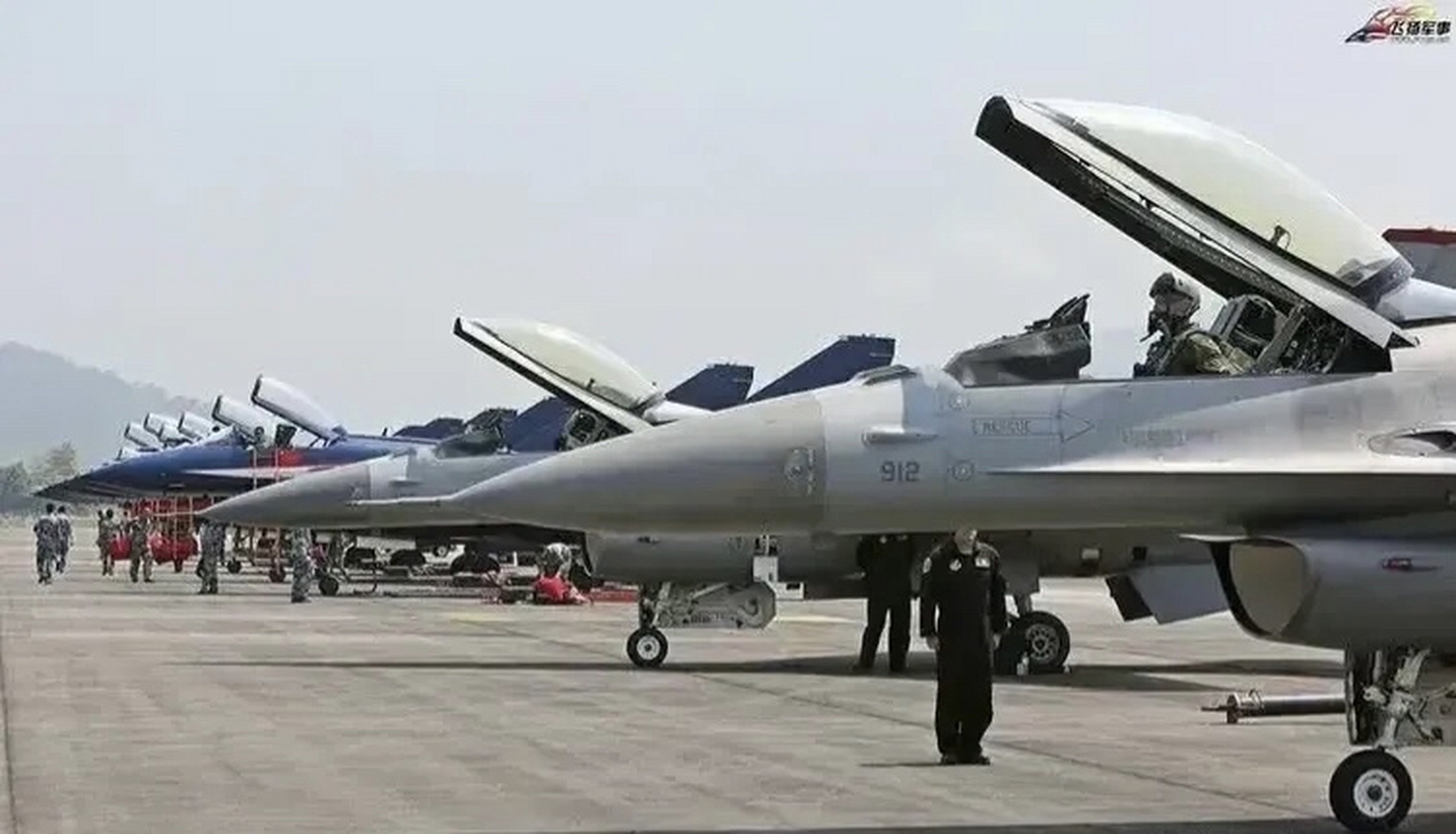 5米左右,但翼展却比f16稍短,而空重是歼10的8.8吨对比f16的8.