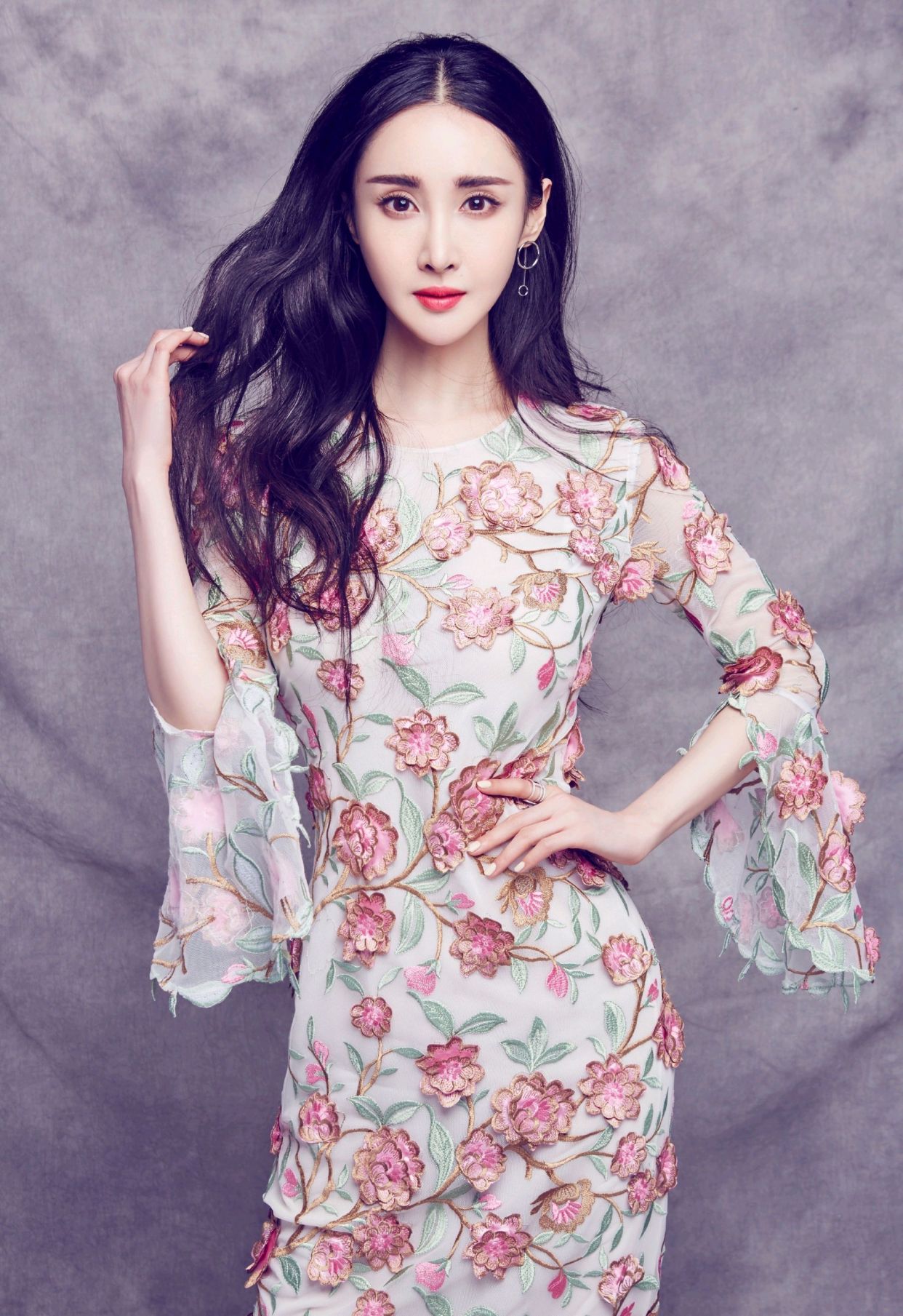 明星写真美图|王若心