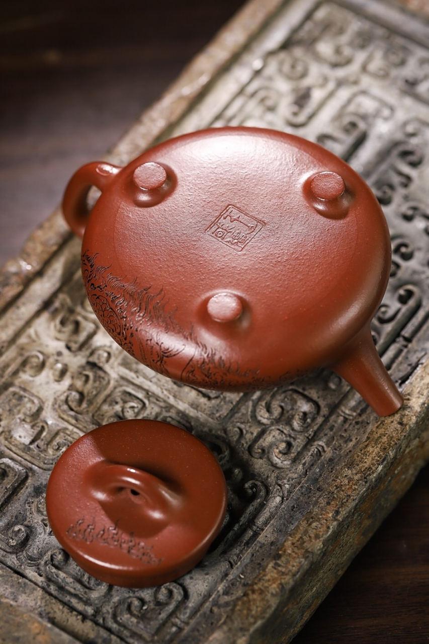 全手工打造的士恒石瓢,容量为260cc,采用原矿沉香泥制作.