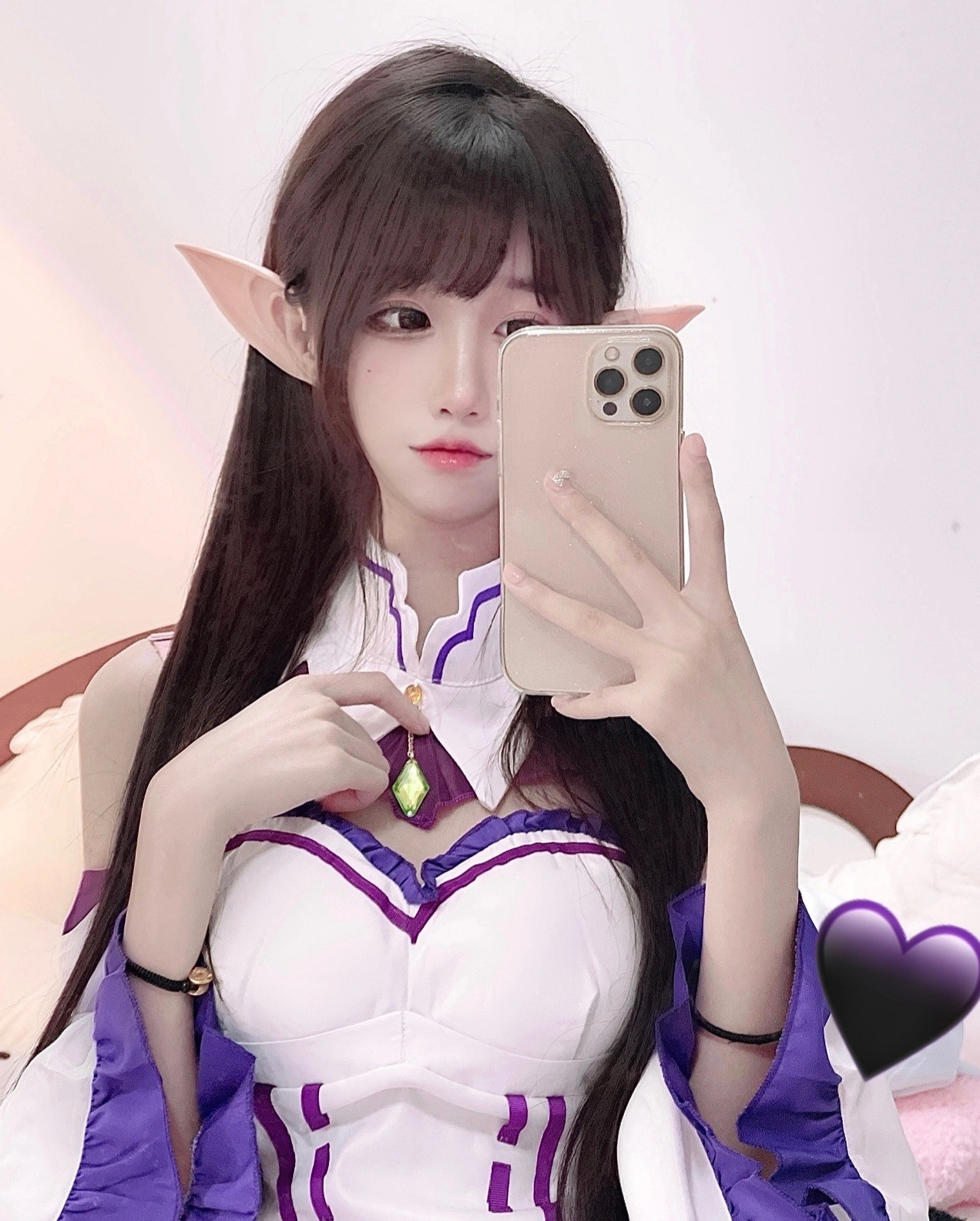 小姐姐cosplay女精灵,身材是真的好,看了都忍不住要对她心动了