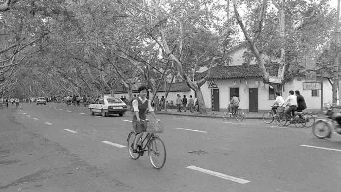 一组80年代浙江杭州老照片,记录着多少人的童年?