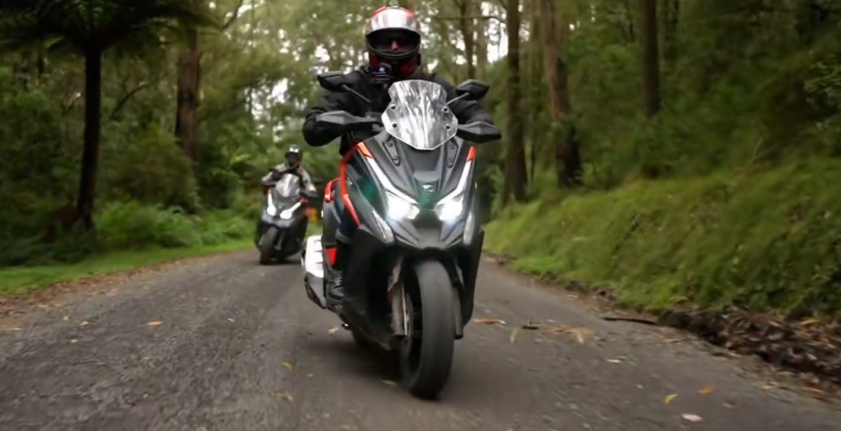 350大踏板车绕不开的光阳s350,与佛沙如何选?