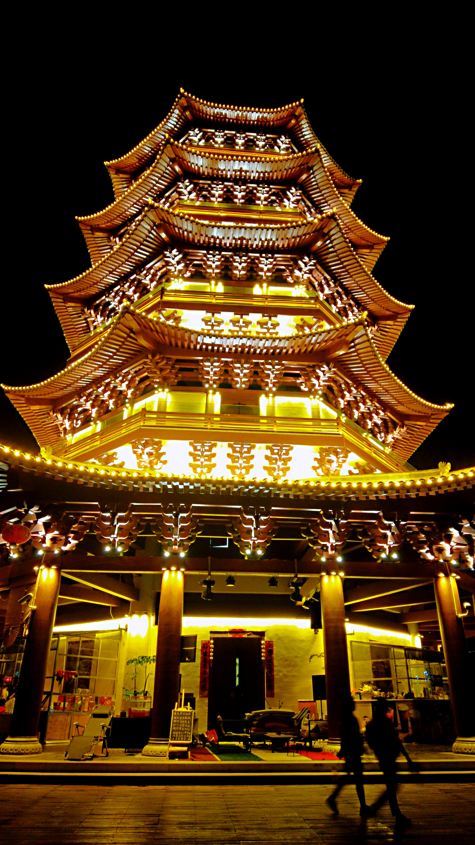 临沧玉龙湖夜景,楼阁