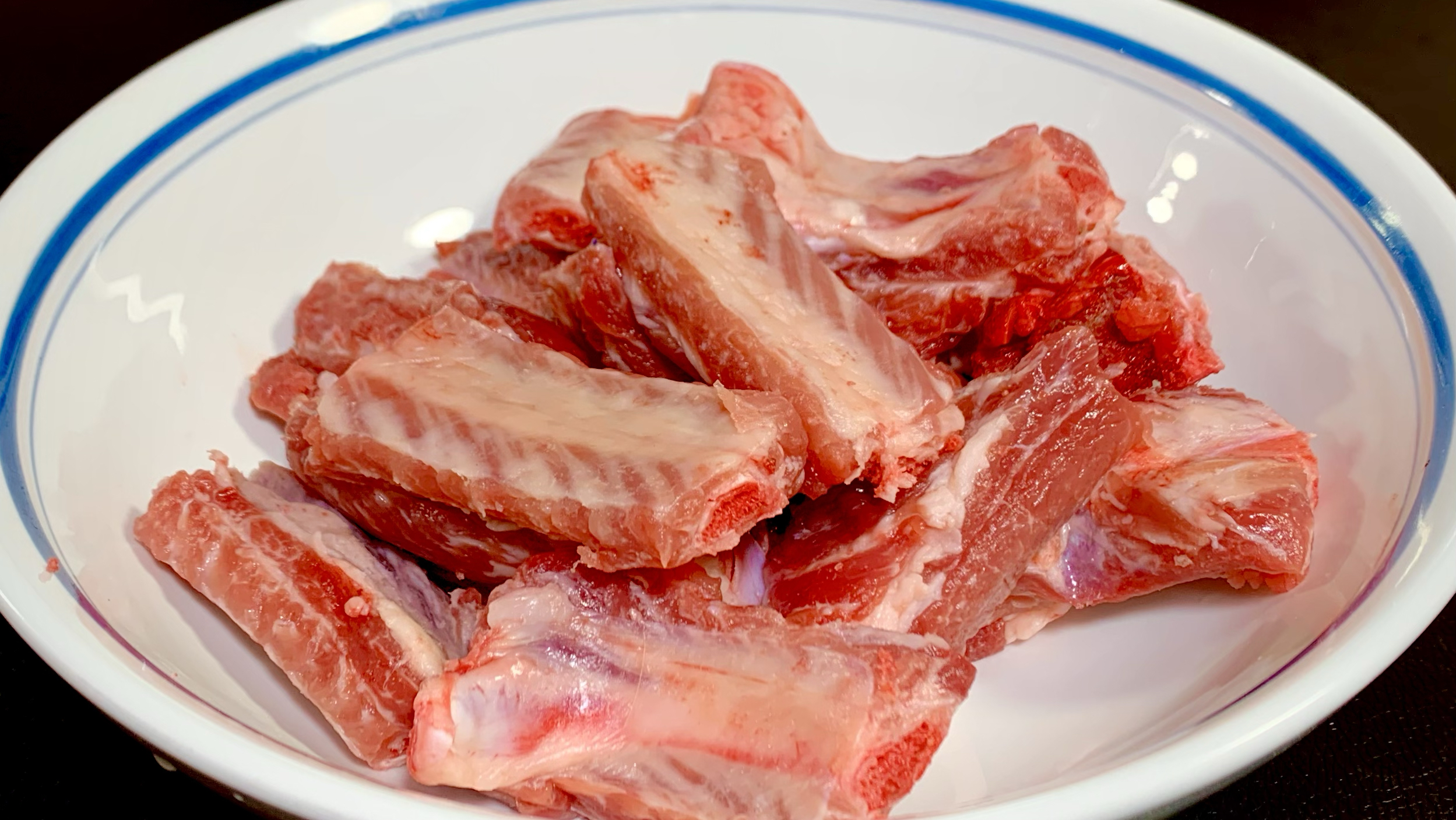 这才是红烧排骨的正确做法，味道十足，软烂入味，真的太香了