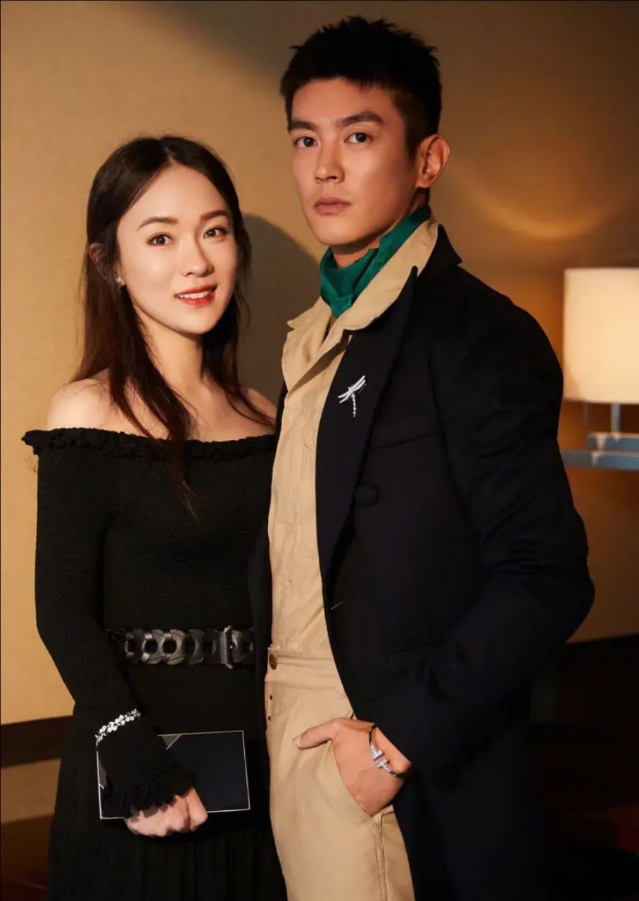 李晨有过六段恋情,每个都是个顶级漂亮  李小璐是他的初恋,当时两人刚