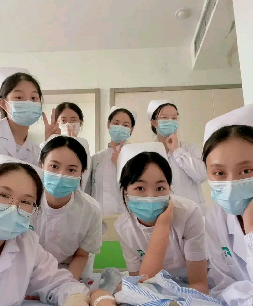 看你们的表情应该是手术成功了吧