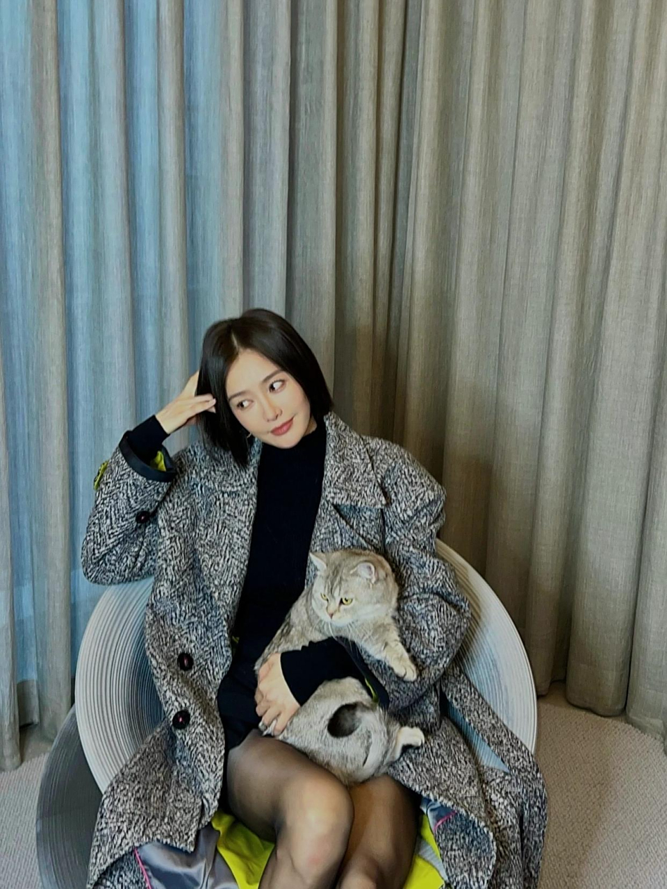 养眼美女# #黑丝# 秦岚 黑丝玉腿合集