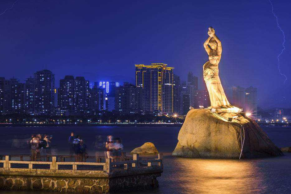 珠海又一热门地标,高8.7米,渔女造型,被称"珠海之光"