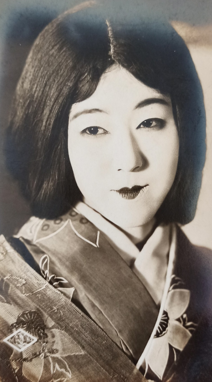 民国时期老照片～日本和服美女艺伎.