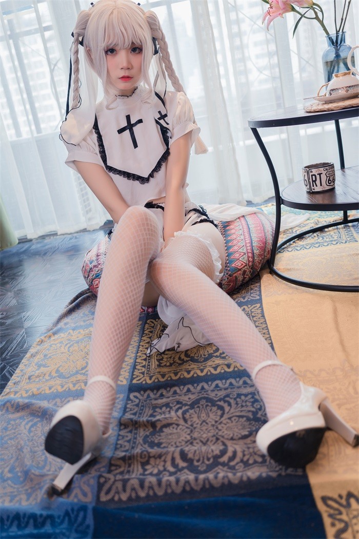 微博红人Coser@五更百鬼 黑白 [96P/1.26G]