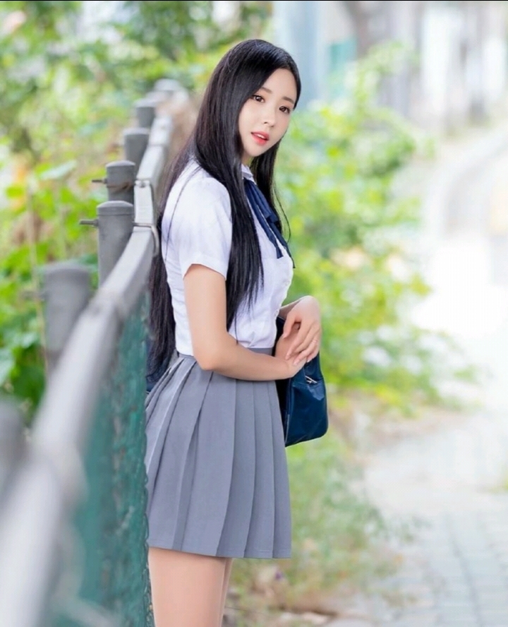 韩国女团艺人夏彬小姐姐,绝对地宅男杀手